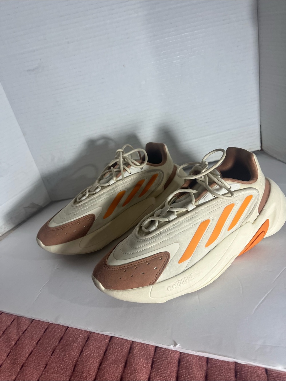 Adidas Ozelia size 6 good condition